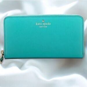 Kate Spade- Cameron St
Lacey Long Wallet Fresh Air 🩵